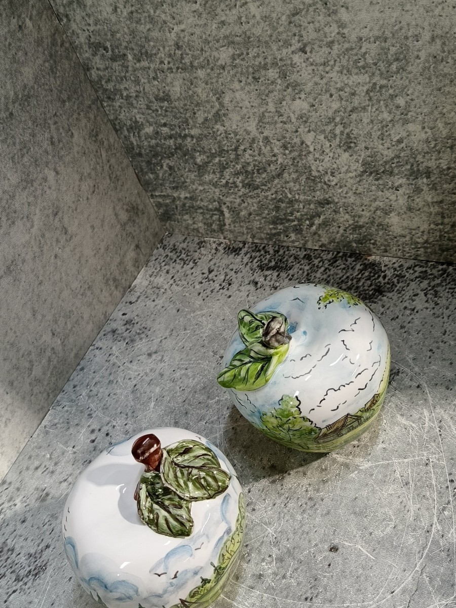 Сув. "Яблоко" живопись